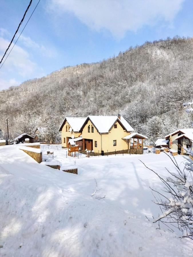 Vila Zubor Crni Vrh ภายนอก รูปภาพ