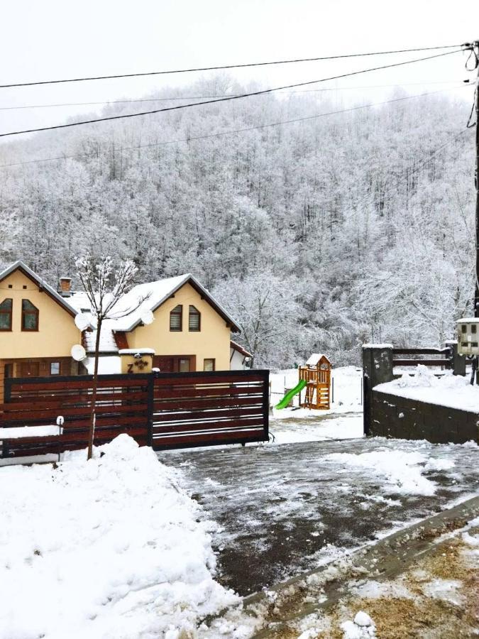 Vila Zubor Crni Vrh ภายนอก รูปภาพ